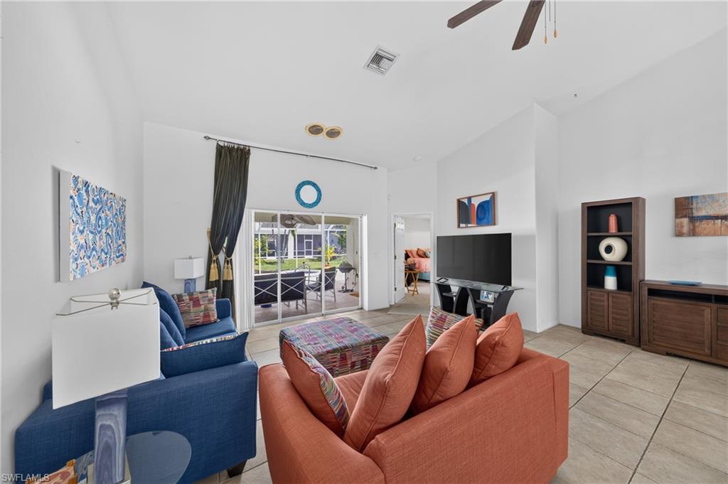 3511/3515 Sw Santa Barbara Pl Property Photo 2