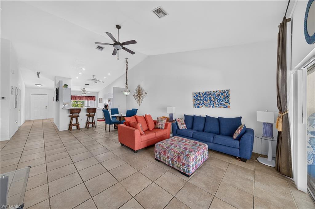 3511/3515 Sw Santa Barbara Pl Property Photo 4