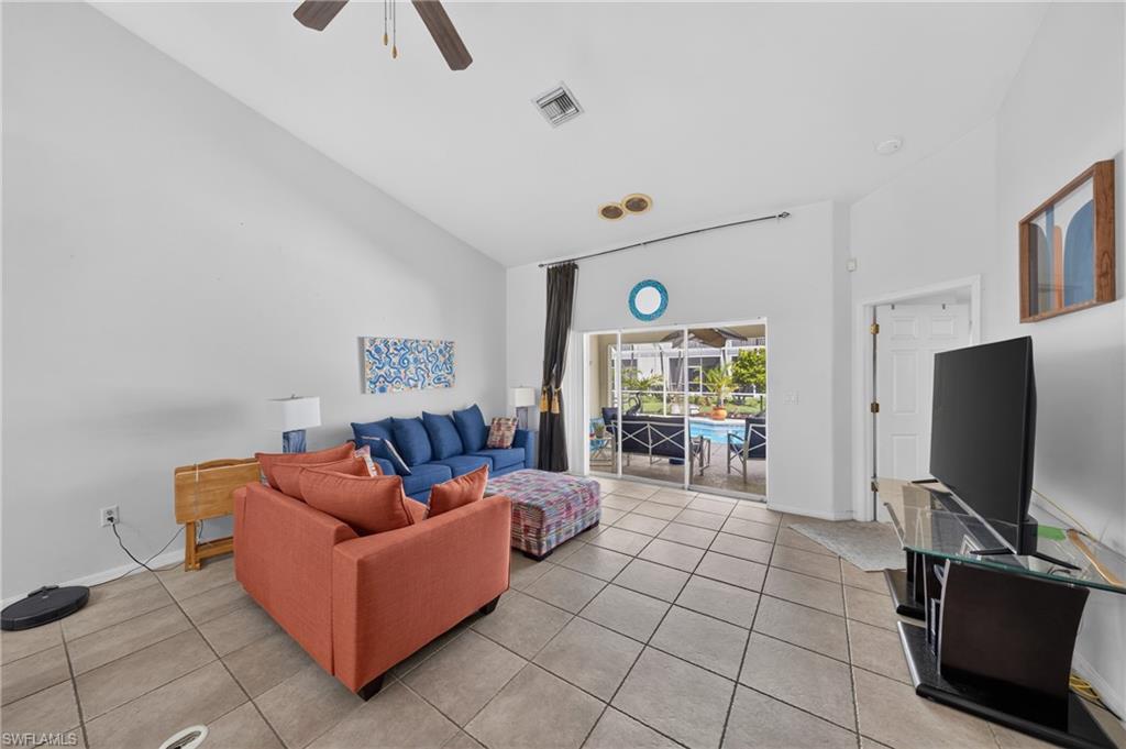 3511/3515 Sw Santa Barbara Pl Property Photo 5
