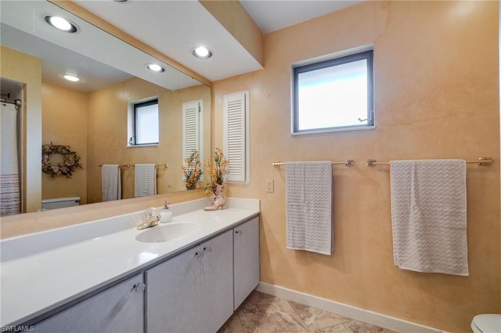 4230 Glasgow Ct Property Photo 14