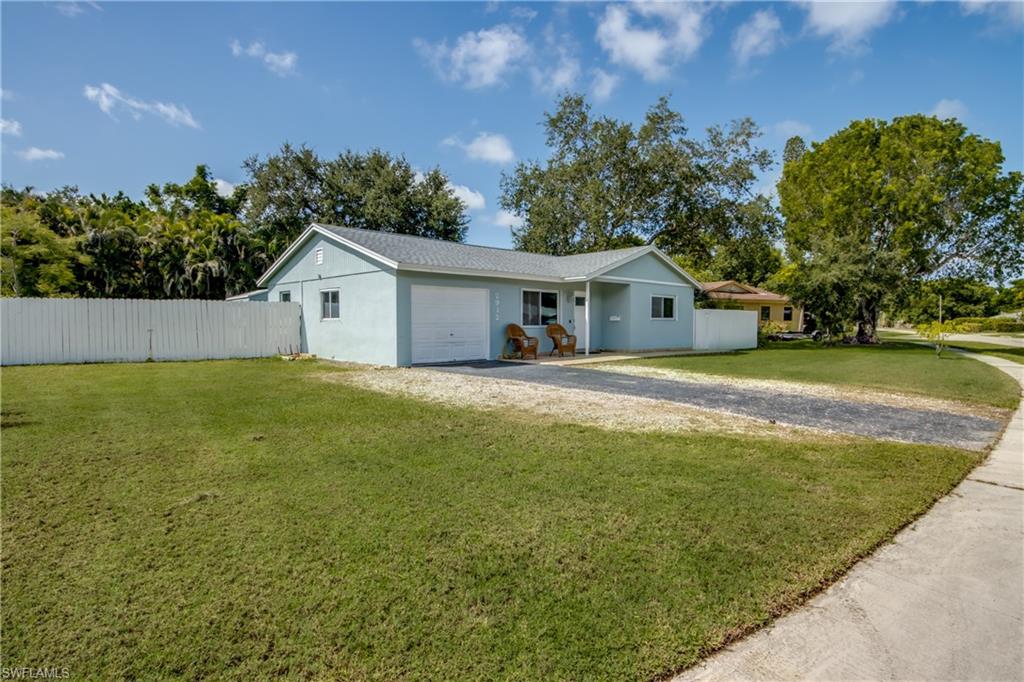 2912 Poinciana Dr Property Photo 2