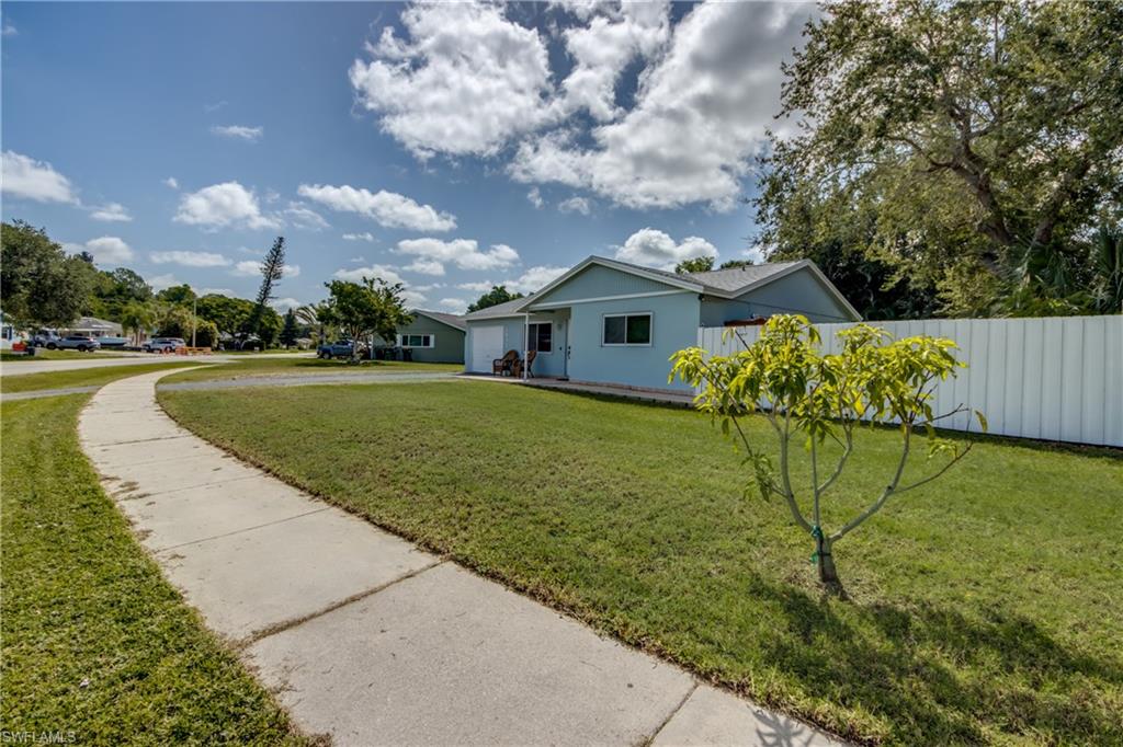 2912 Poinciana Dr Property Photo 5