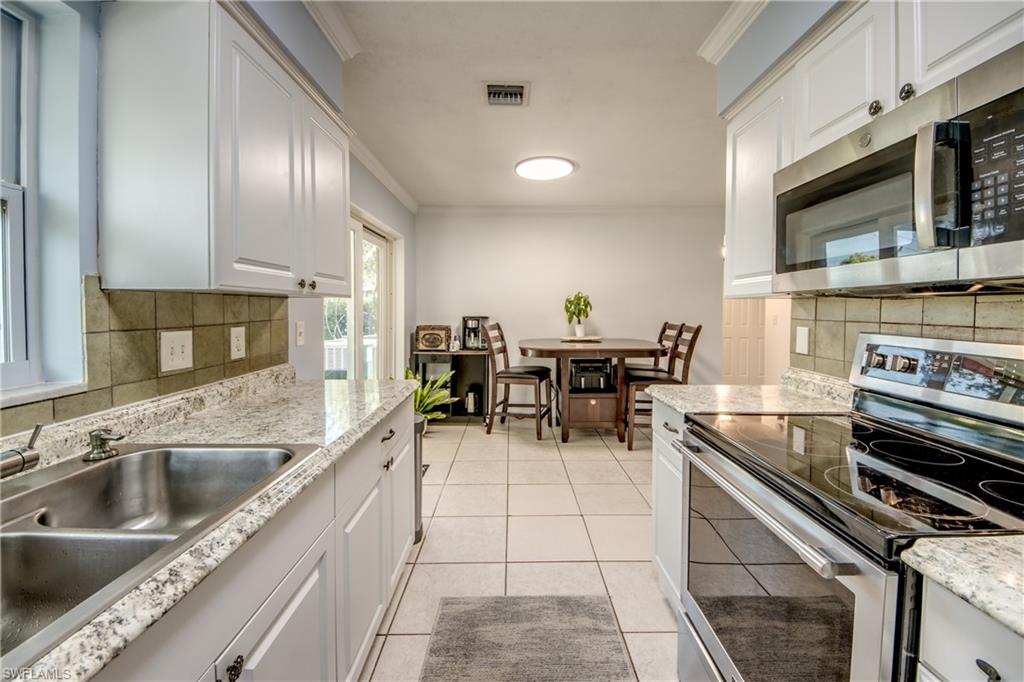 2912 Poinciana Dr Property Photo 19