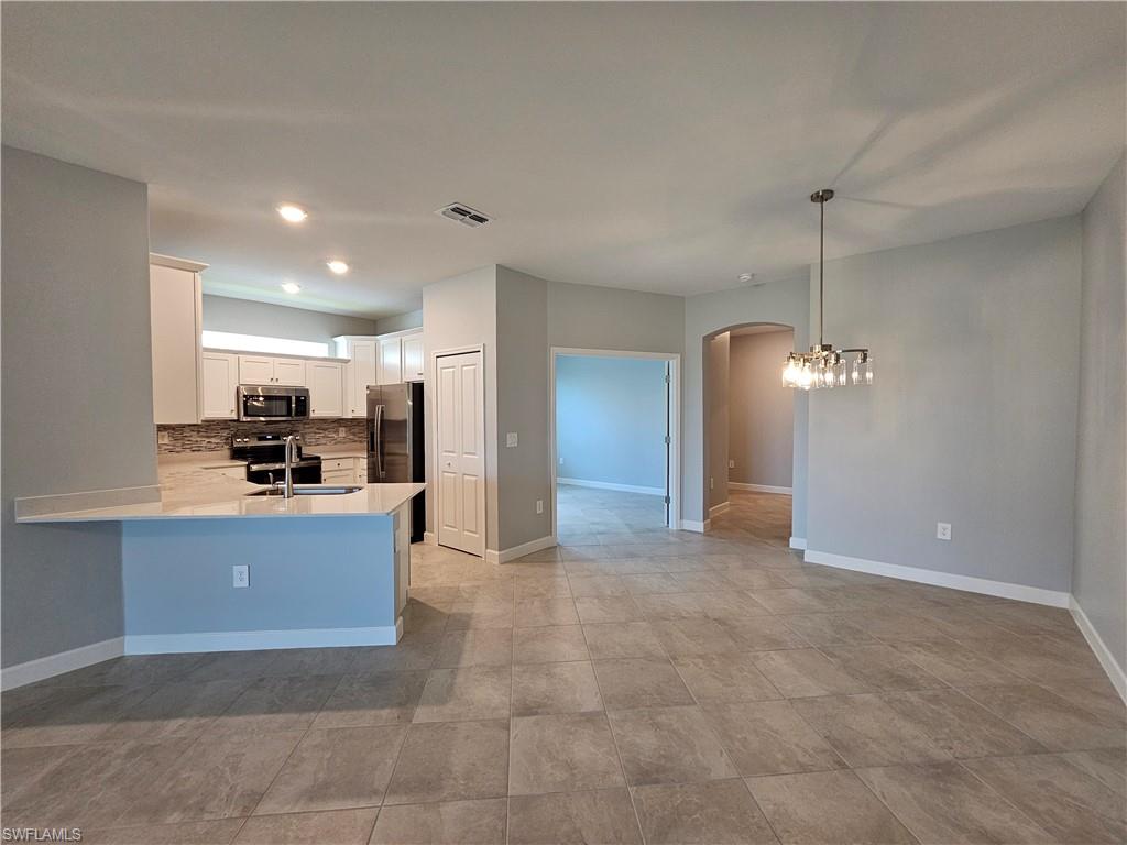 20503 Hazelnut Ct S Property Photo 4