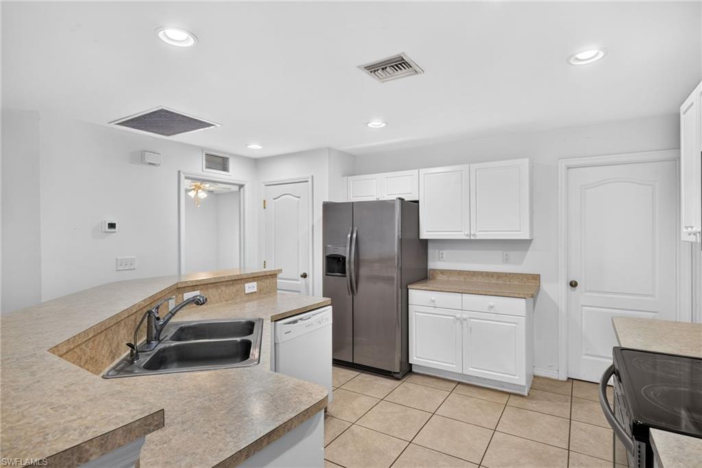 2902 49th St W Property Photo 5