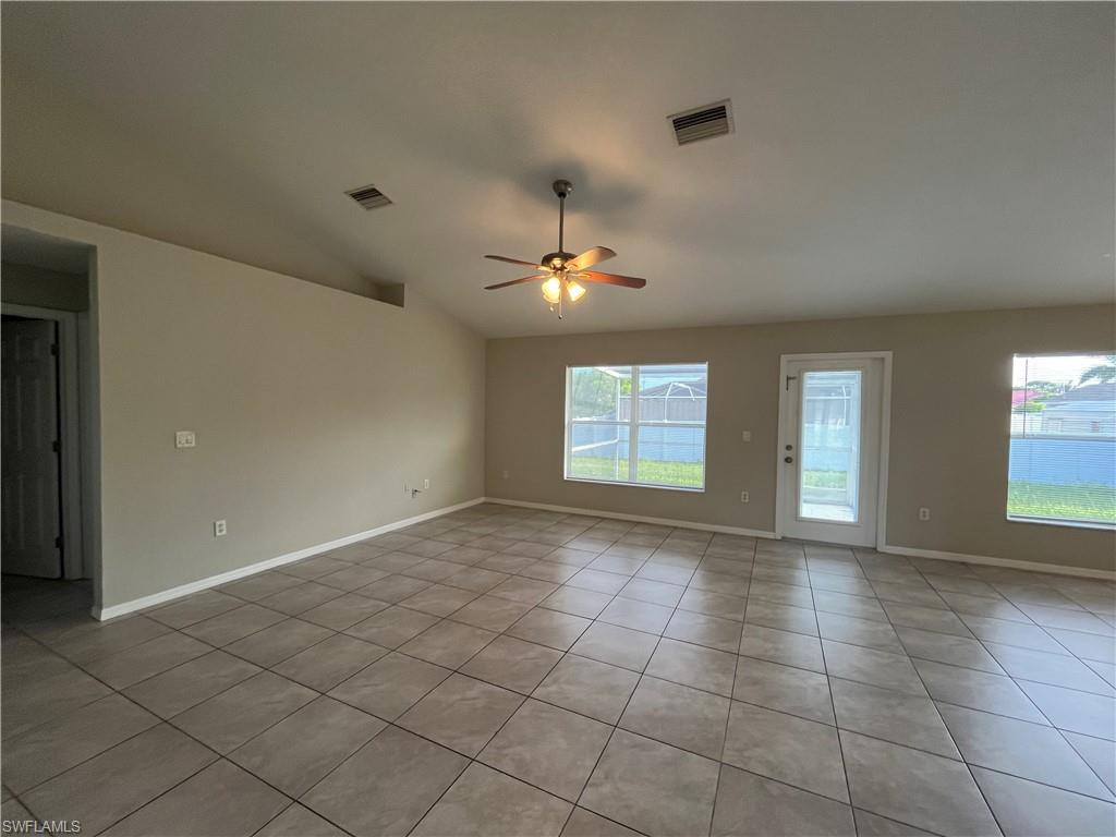 1821 Sw 22nd Ln Property Photo 4