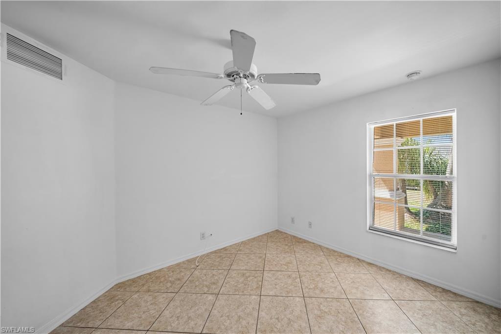 1317 Ne 1st Pl Property Photo 2