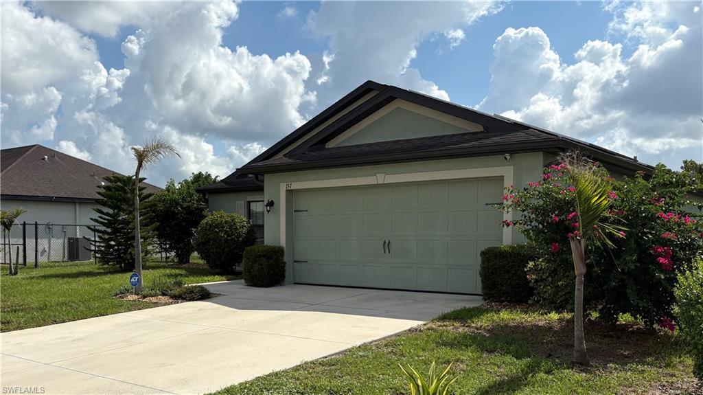 157 Shadow Lakes Dr Property Photo 2