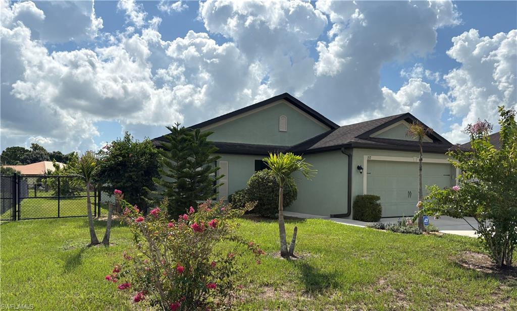 157 Shadow Lakes Dr Property Photo 3