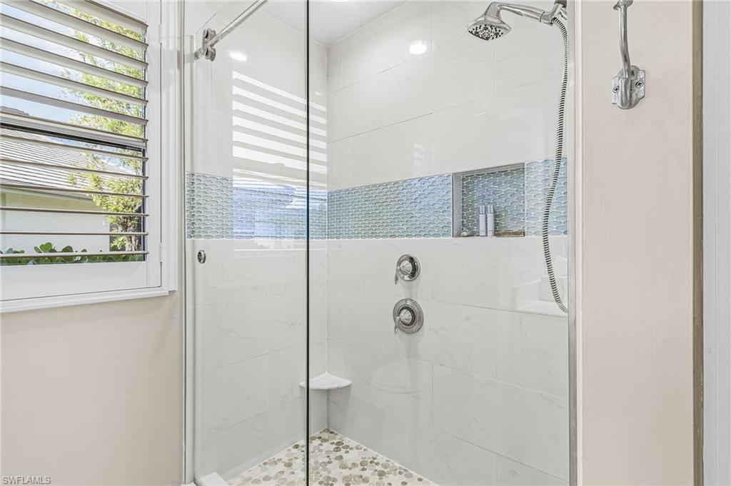 9860 Mainsail Ct Property Photo 17