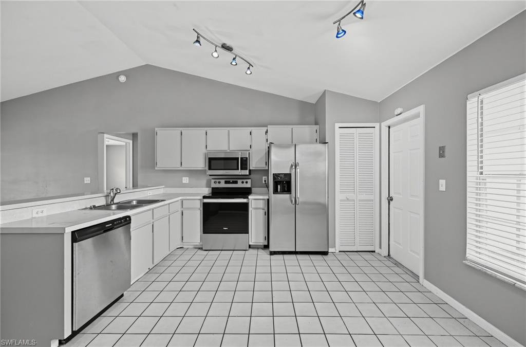 1325 Sw 25th Ter Property Photo 10