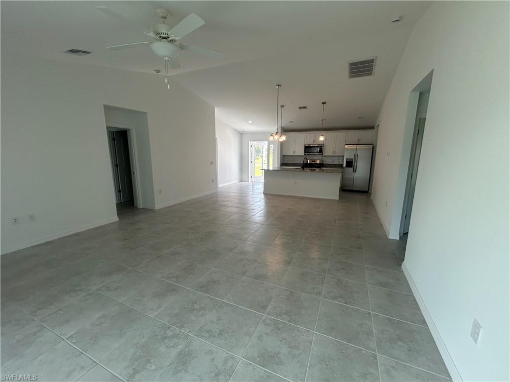 2825 Nw 25 Ln Property Photo 3