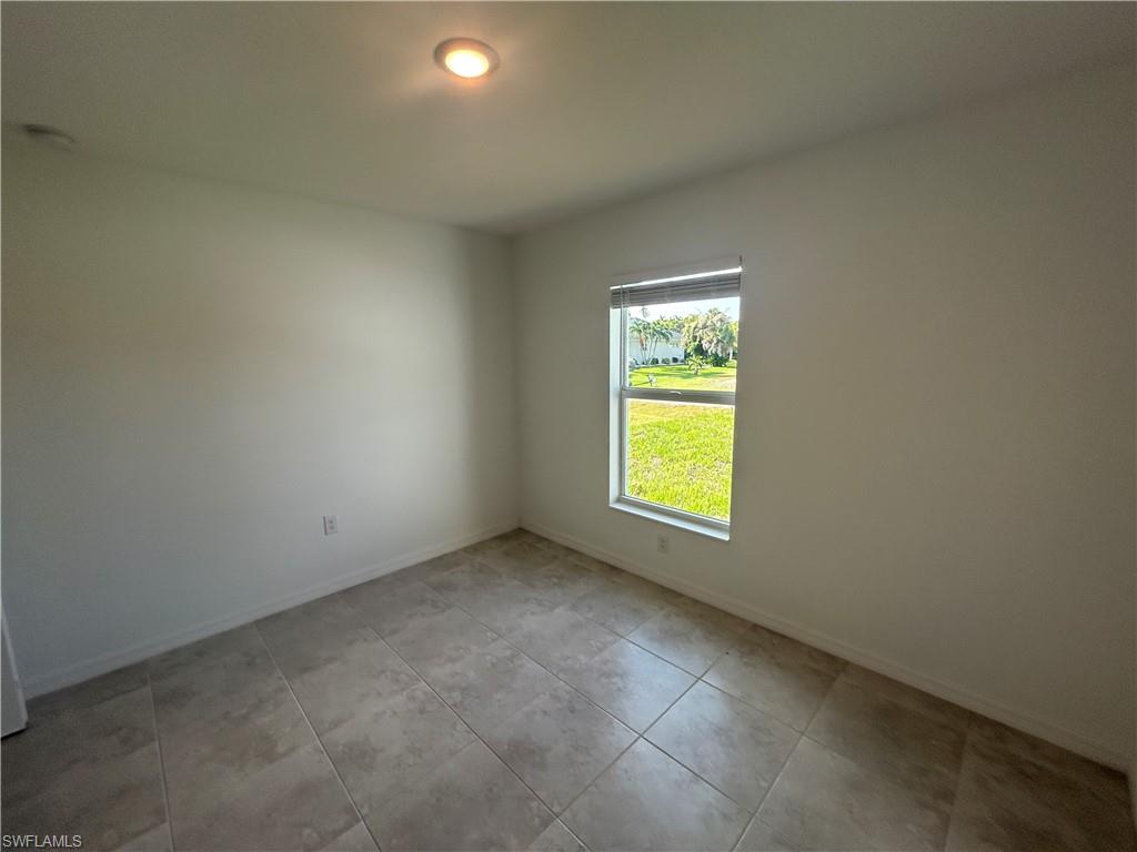 2825 Nw 25 Ln Property Photo 4