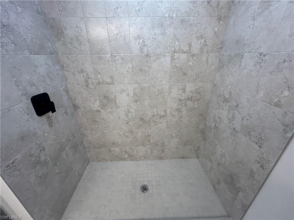 2825 Nw 25 Ln Property Photo 6