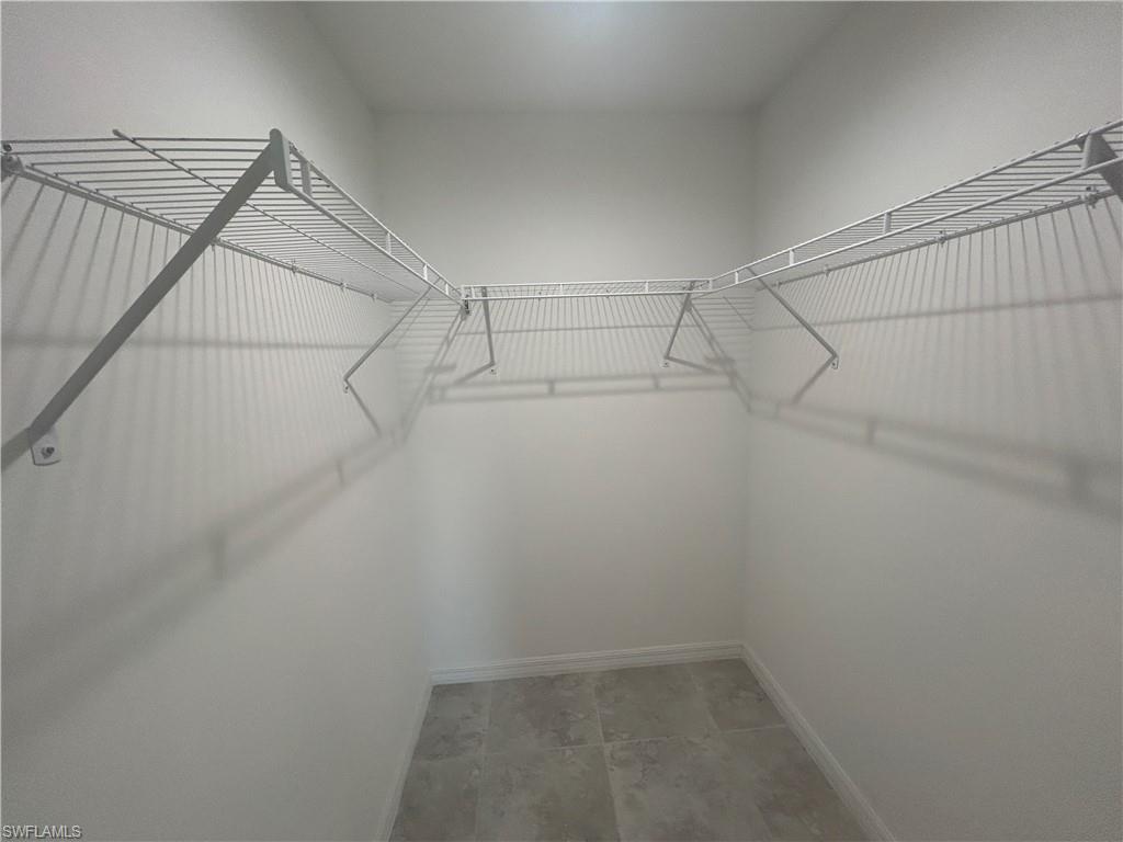 2825 Nw 25 Ln Property Photo 9