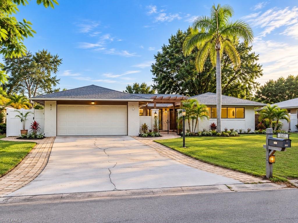 5687 Eichen Cir E Property Photo 6