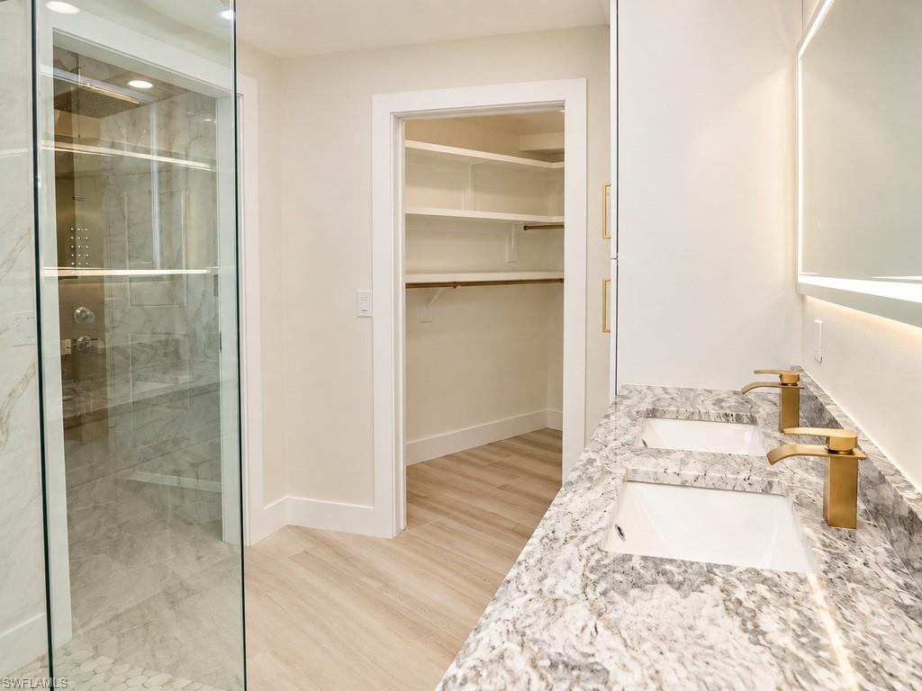5687 Eichen Cir E Property Photo 11