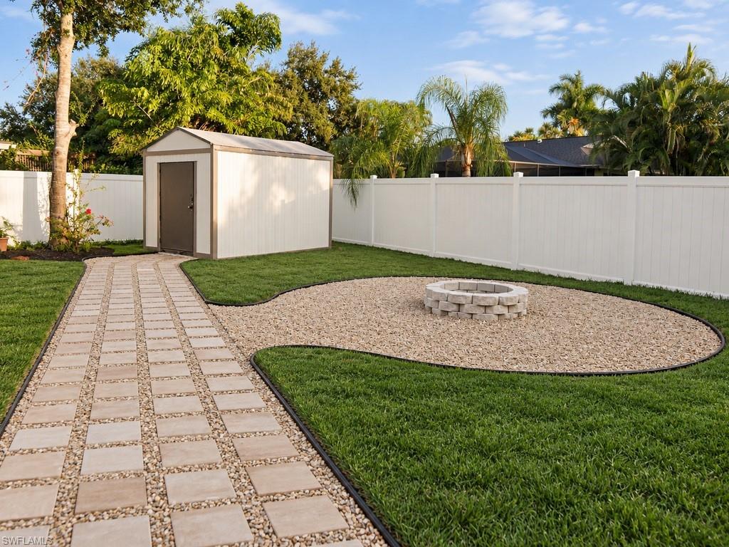 5687 Eichen Cir E Property Photo 14