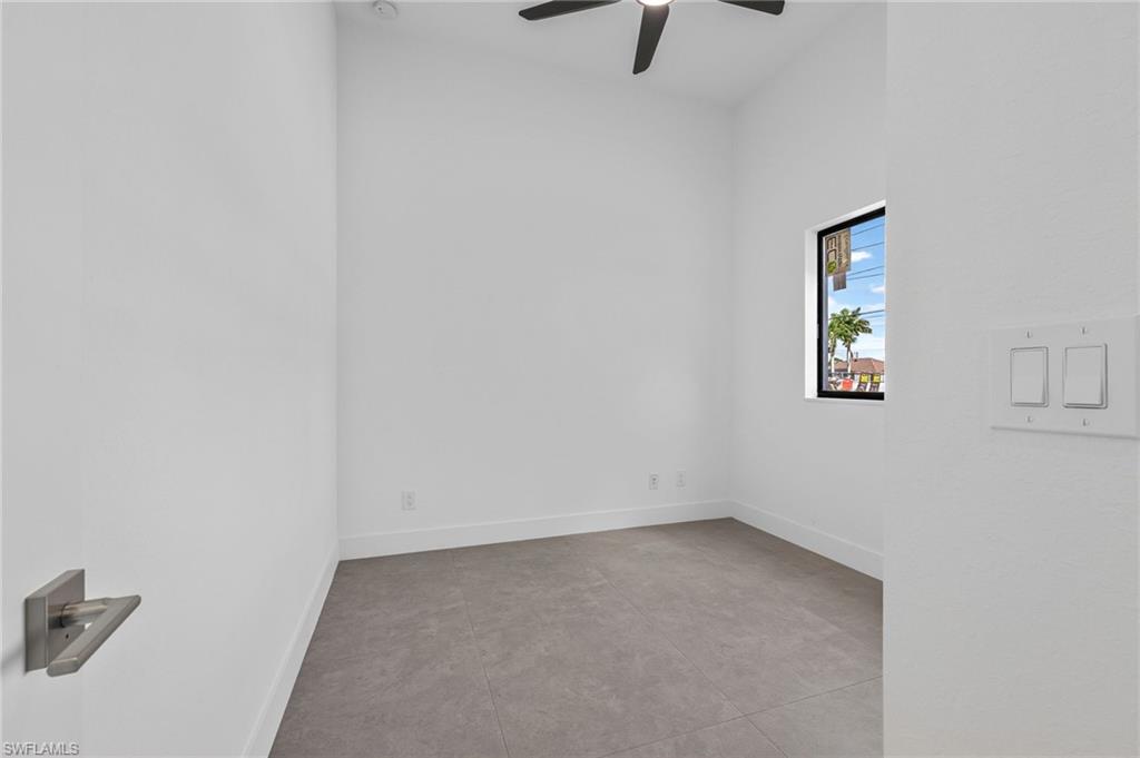 1728 Kismet Pkwy W Property Photo 13