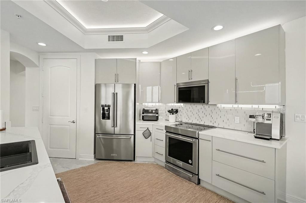 2090 W 1st St E2505 Property Photo 14