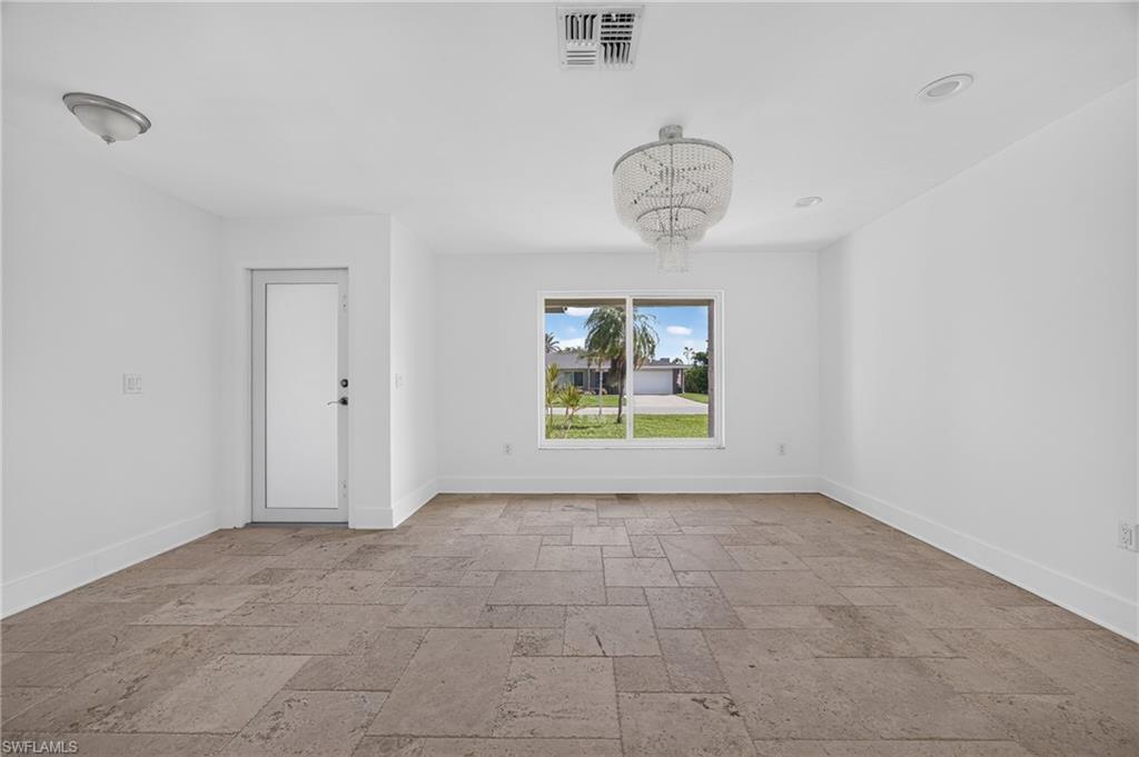 6049 Perthshire Ln Property Photo 6