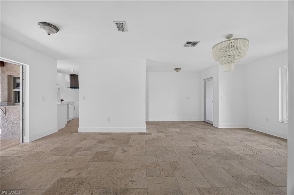 6049 Perthshire Ln Property Photo 7