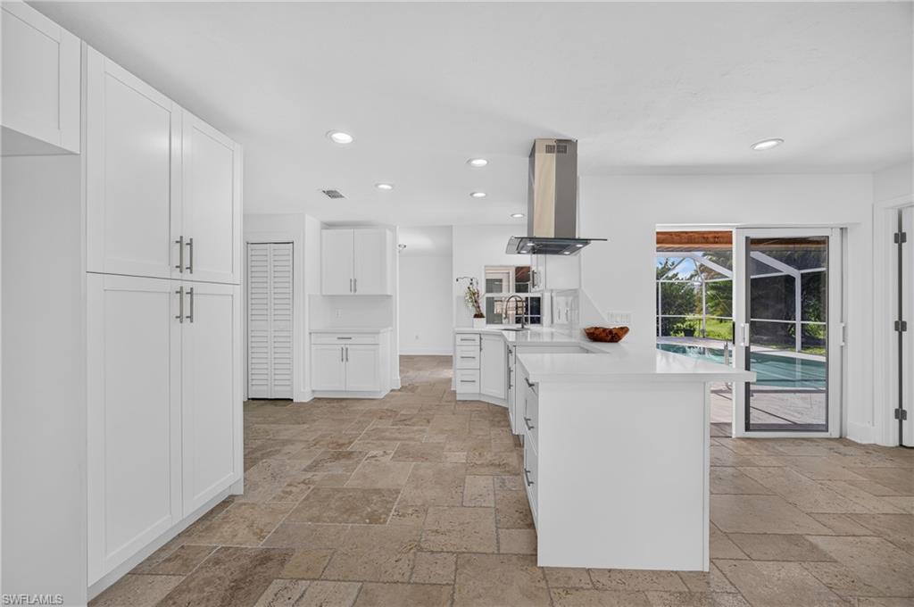 6049 Perthshire Ln Property Photo 11