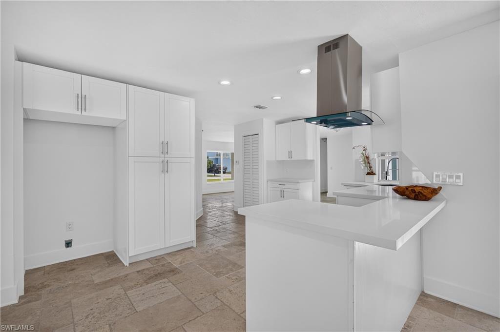 6049 Perthshire Ln Property Photo 12