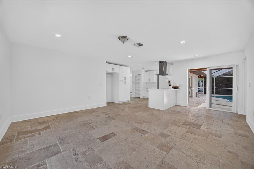 6049 Perthshire Ln Property Photo 16