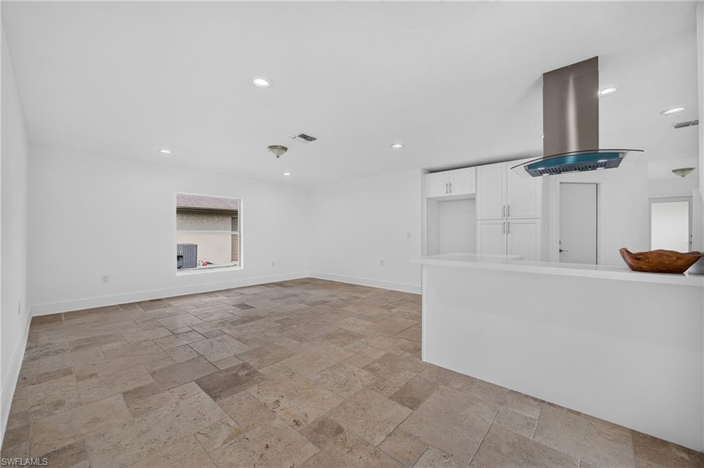 6049 Perthshire Ln Property Photo 17