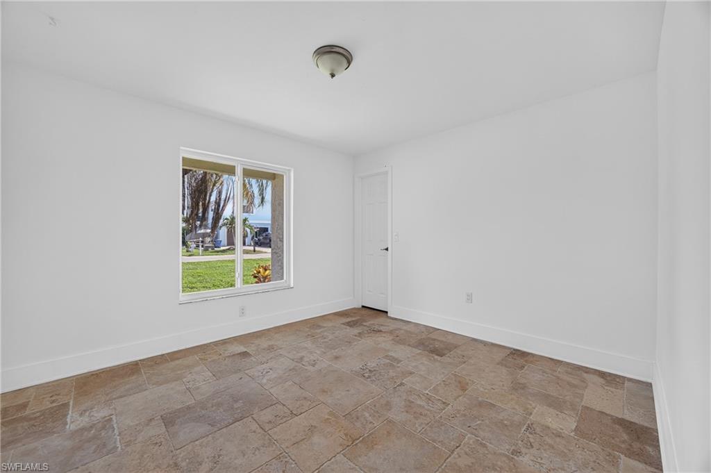 6049 Perthshire Ln Property Photo 23