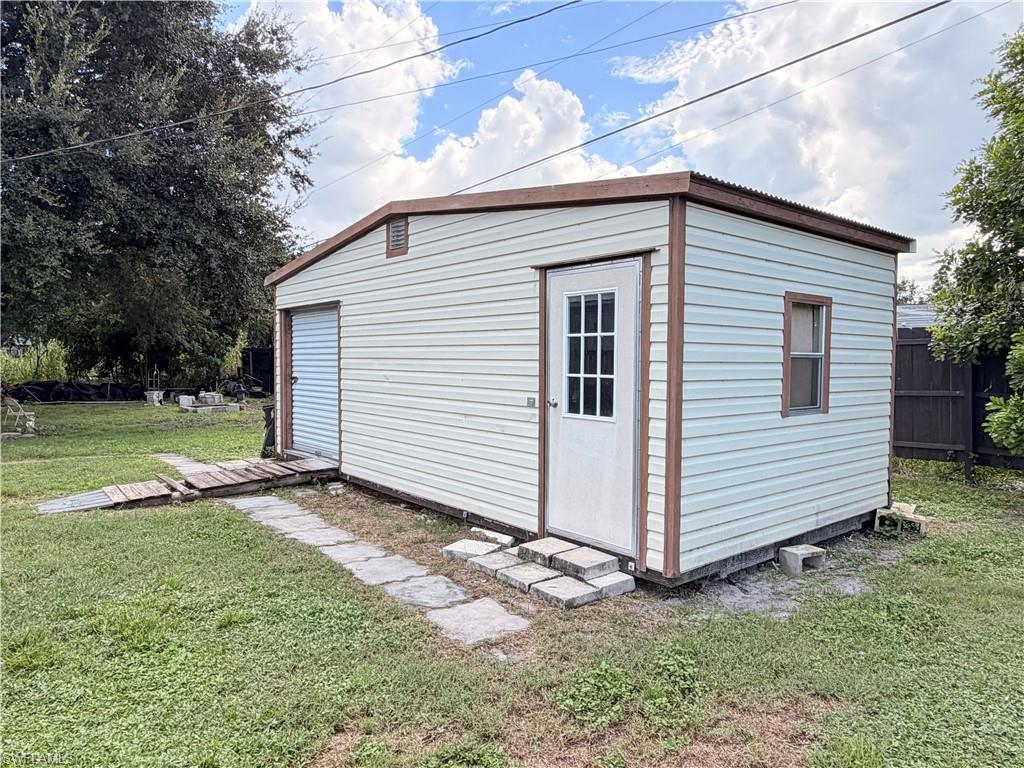 8240 Penny Dr Property Photo 6