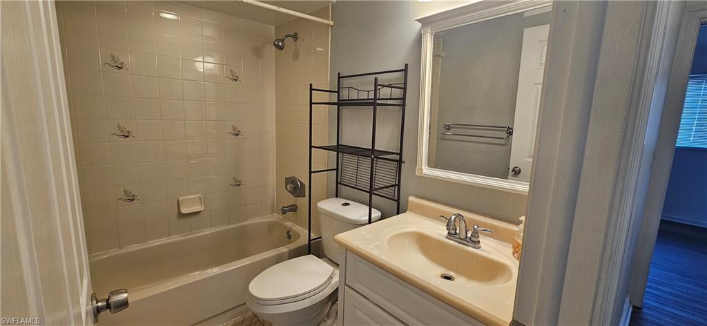 4904 Vincennes Ct 209 Property Photo 15