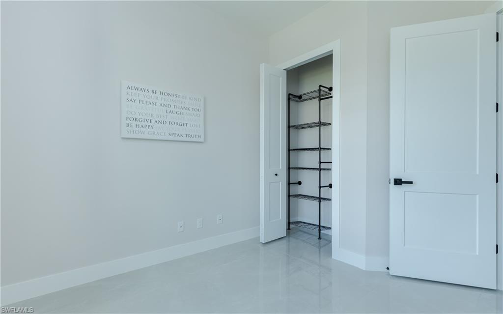 2000 Sw 30th Ter Property Photo 21