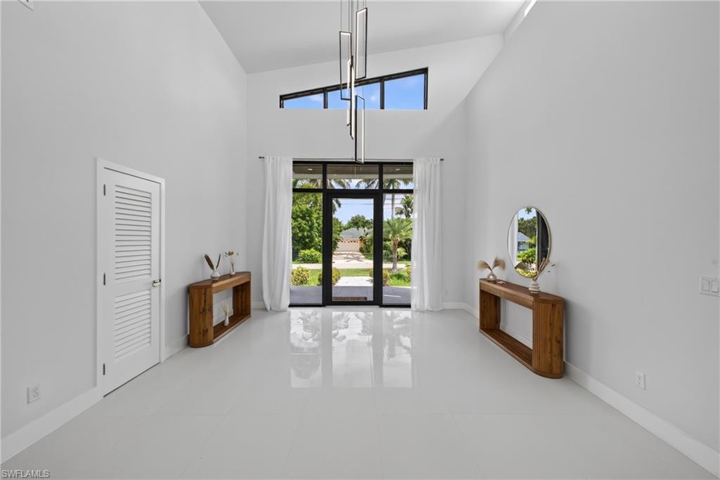1882 Coral Point Dr Property Photo 3