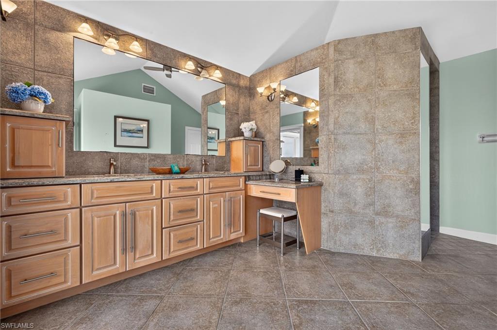 1828 Buckthorn Ln Property Photo 17