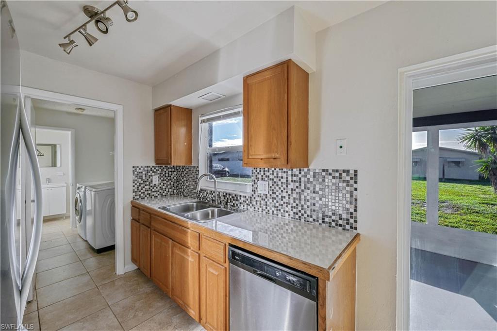 208 Norwich Ave Property Photo 7