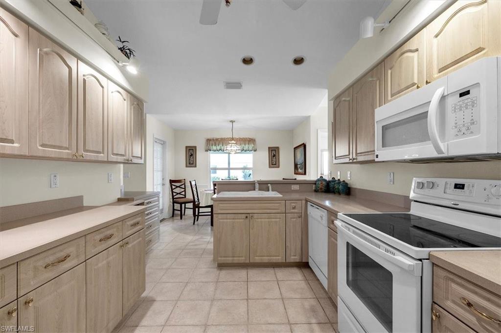 3455 Sabal Springs Blvd Property Photo 12