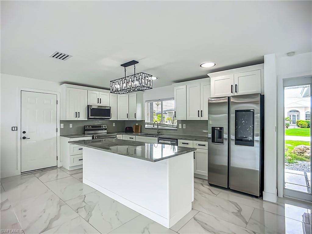 1428 Vendome Ct Property Photo 6