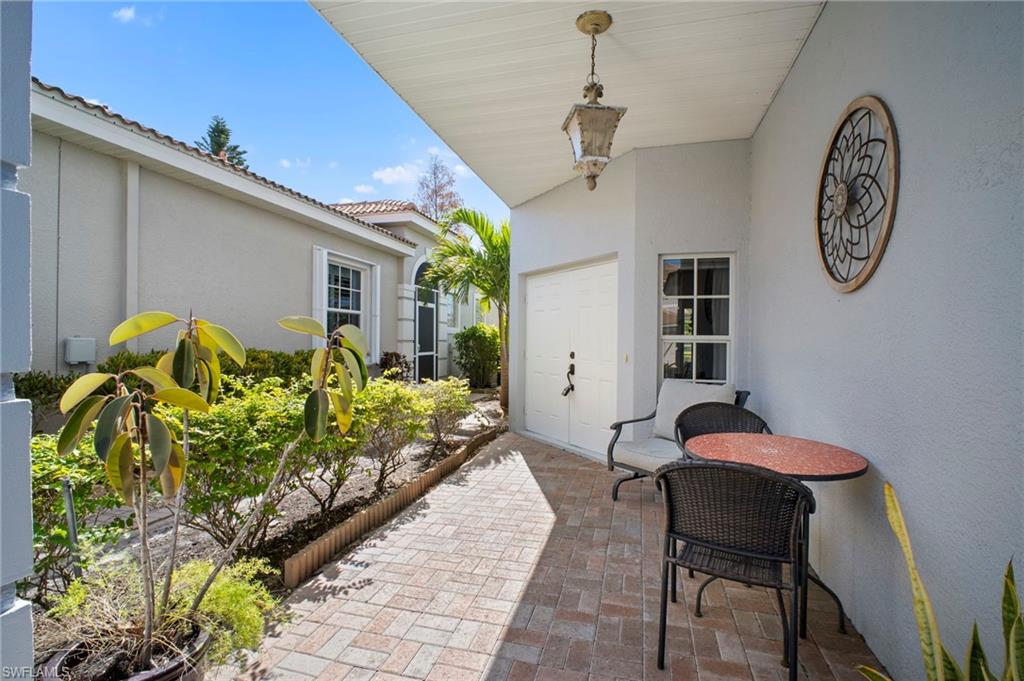 9049 Spring Mountain Way Property Photo 4