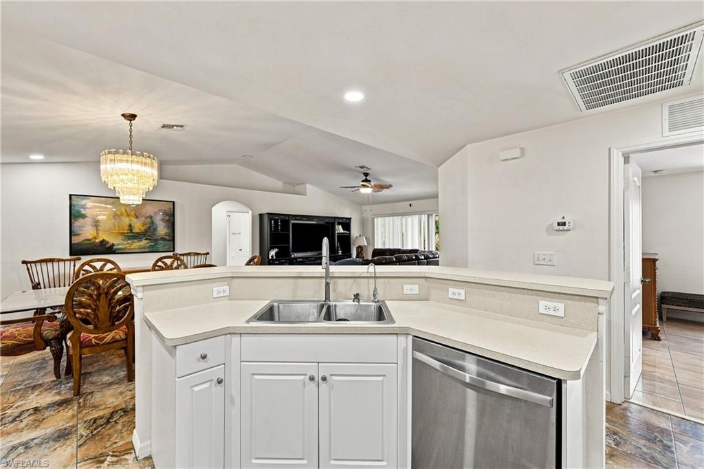1143 Nw 19th Pl Property Photo 15