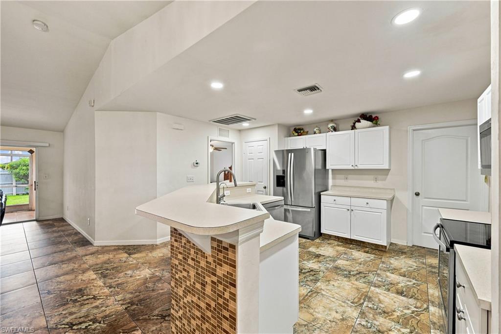 1143 Nw 19th Pl Property Photo 17