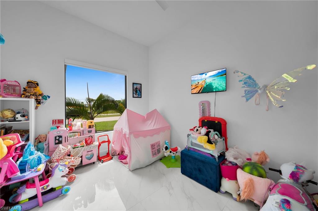 1112 Chiquita Blvd N Property Photo 17