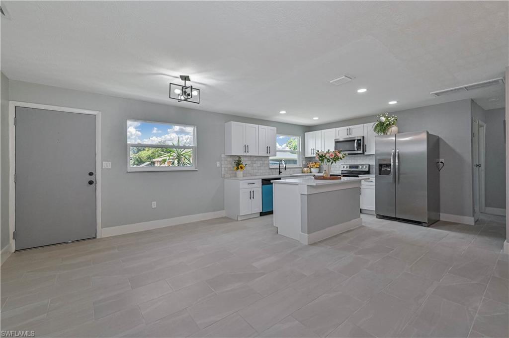13820 1st St Property Photo 4