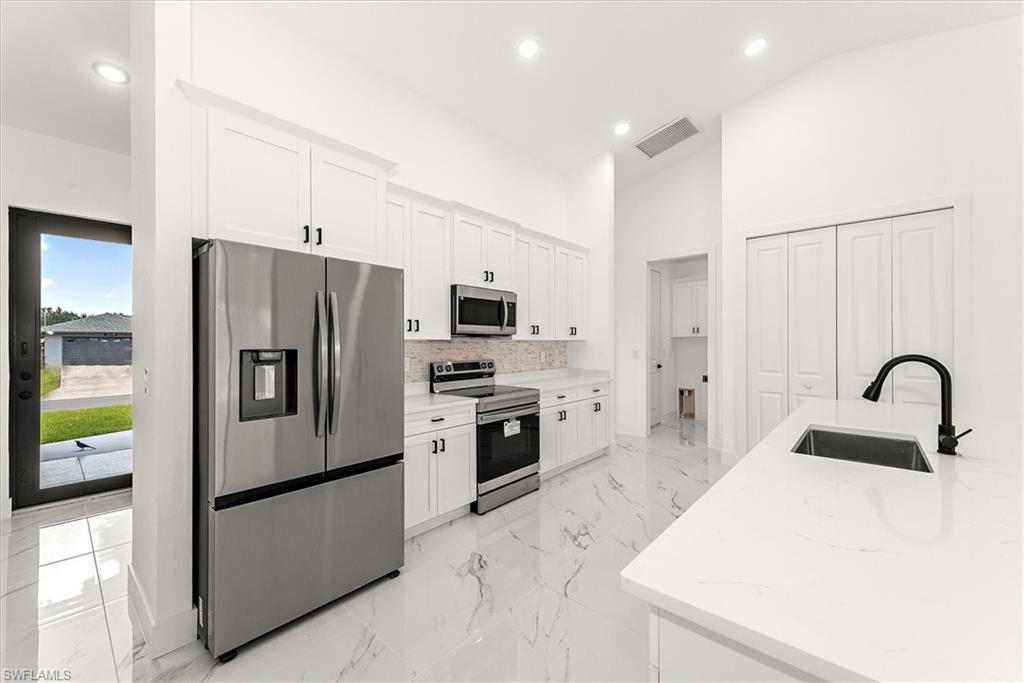 14070 Cedardale St Property Photo 12