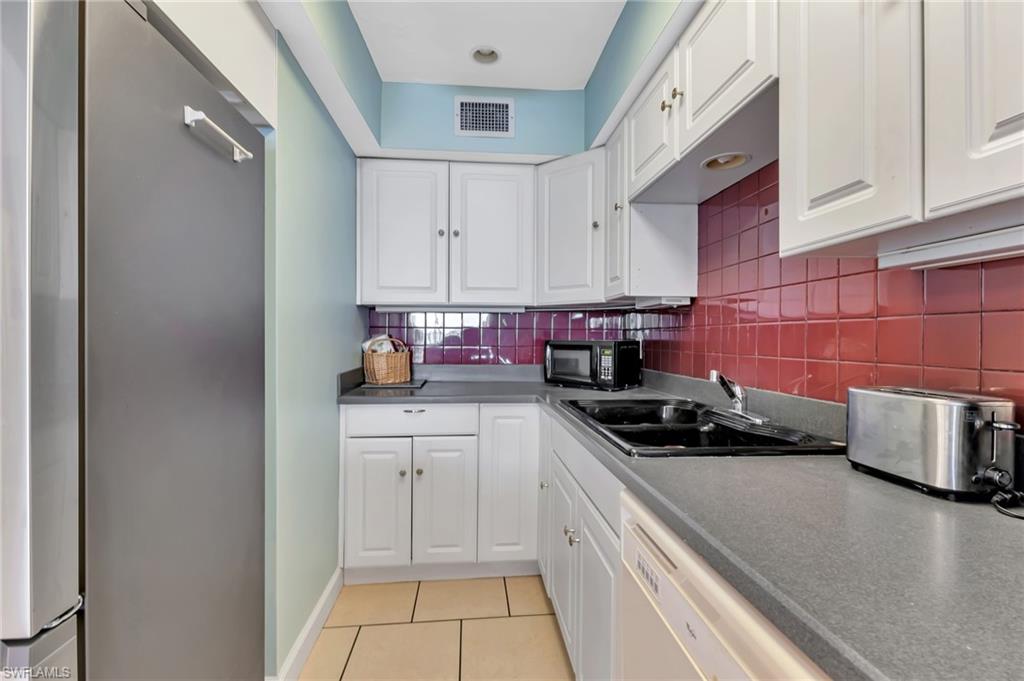 1500 Park Beach Cir 3b Property Photo 11