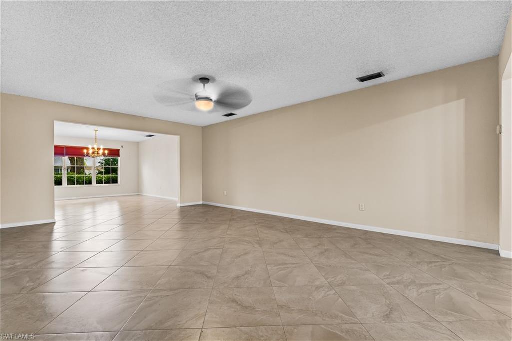 1238 N Brandywine Cir Property Photo 4