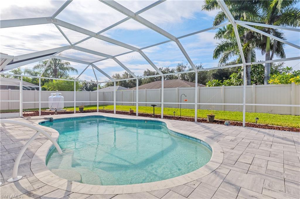 15687 Spring Line Ln Property Photo 3