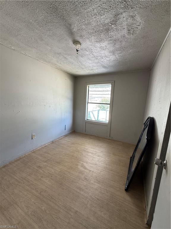 1091 Gamble St Property Photo 24