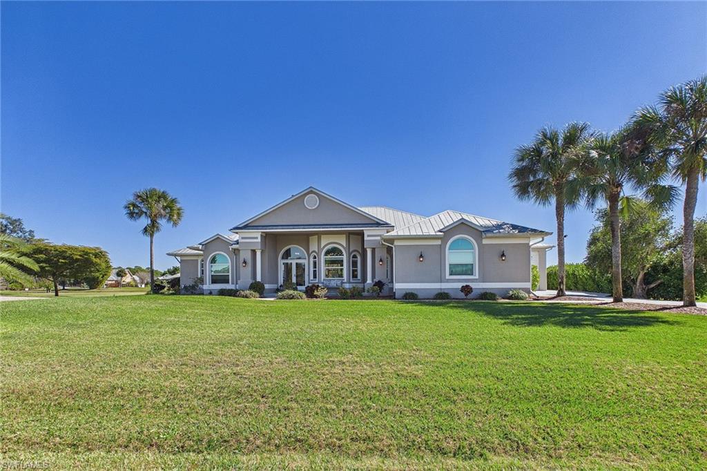 18220 Riverchase Ct Property Photo 2
